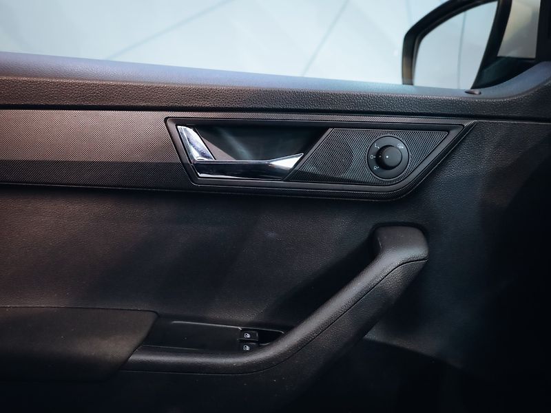 Škoda Fabia 1.0 TSI 70 kW Ambition - fotka 9 z 28