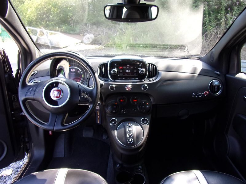 Fiat 500e (2016) 24kWh AUTOMAT DOVOZ USA - fotka 10 z 18
