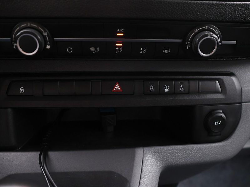 Peugeot Traveller 2.0 BlueHDI 110kW 5-Míst L2 - fotka 23 z 31