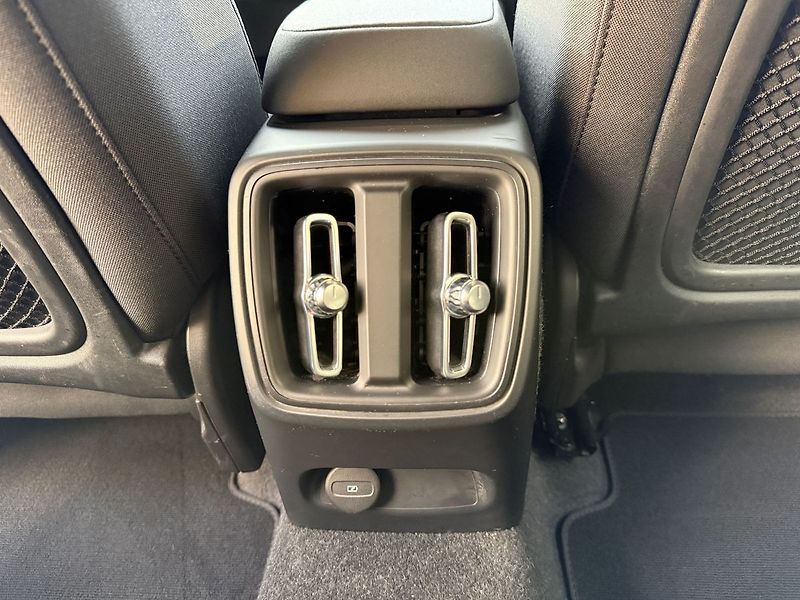 Volvo XC40 Recharge Single Motor 69kWh - fotka 11 z 36