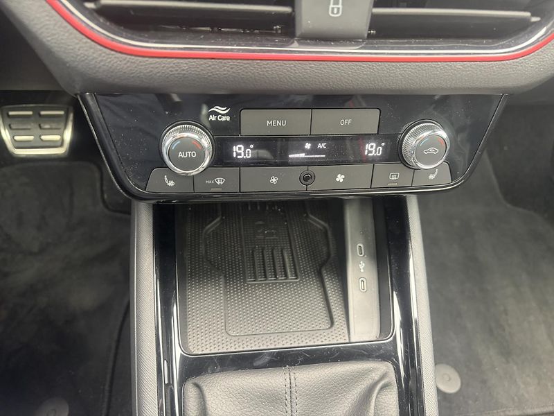 Škoda Scala 1.5TSi Monte Carlo - fotka 19 z 22