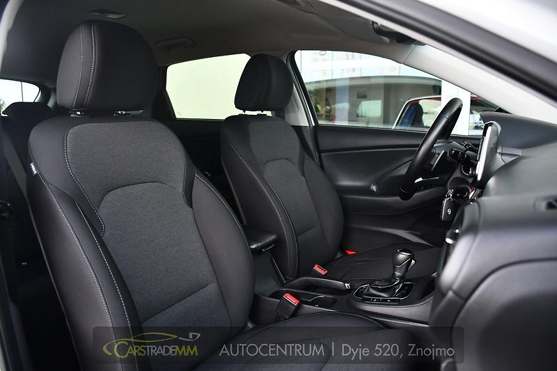 Hyundai i30 1,6CRDi STYLE AUTOMAT - fotka 17 z 48