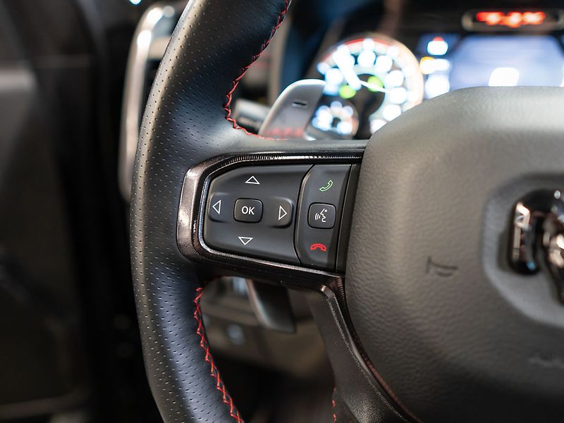Dodge RAM (2022) 6.2 TRX Harman Kardon, Head Up - fotka 16 z 38
