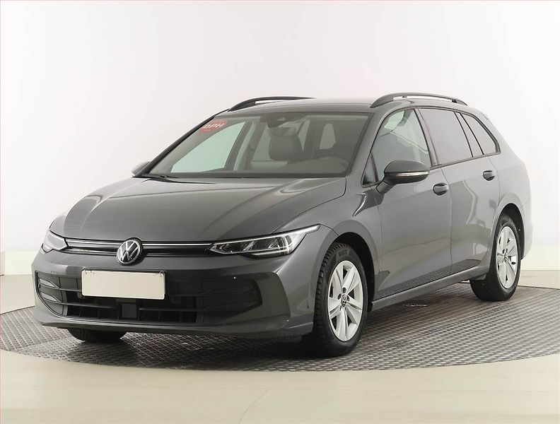Volkswagen Golf (2025) Life 1.5 TSI - fotka 2 z 25
