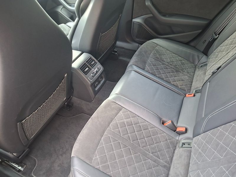 Audi S4 (2020) 255kW -ČR-HUD-BANG.OLUFSEN - fotka 41 z 48