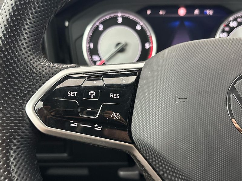 Volkswagen Touareg R-Line - fotka 23 z 30