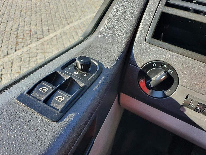 Volkswagen Transporter (2011) 2L 75kw 7míst, splátky  - fotka 15 z 23