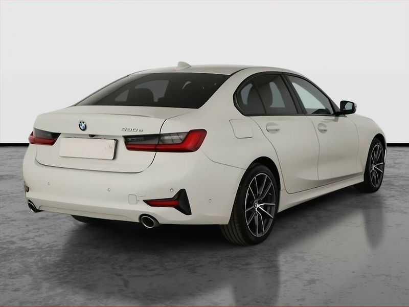 BMW Řada 3 (2019) 330 e - fotka 5 z 19