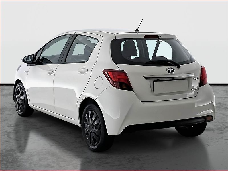 Toyota Yaris (2015) 1.5 Hybrid, Automat, Tempomat - fotka 4 z 19
