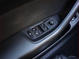 Volkswagen Passat (2017) Comfortline 2.0 TDI, Automat - náhled 18