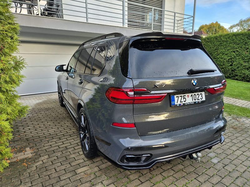 BMW X7 (2021) 40d Xdrive   REZERVACE - fotka 14 z 29