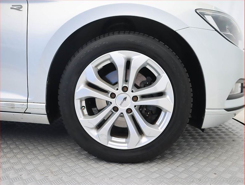 Volkswagen Passat (2017) Comfortline 2.0 TDI, Automat - fotka 15 z 20