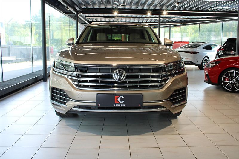 Volkswagen Touareg V6 TDi 210kW 4MOTION ACC/DYN/N - fotka 2 z 38