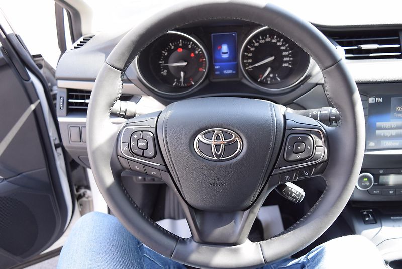 Toyota Avensis (2018) 1.8VVTI 108kw TEAM D XEN NAVI - fotka 29 z 50