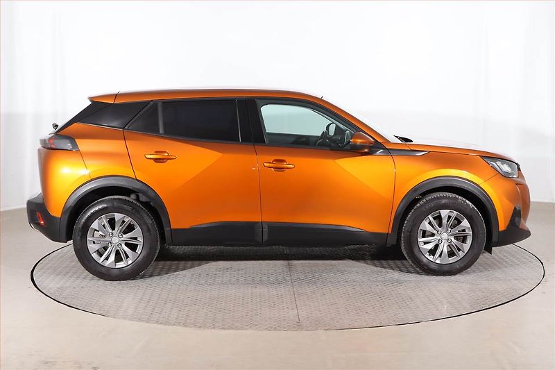 Peugeot 2008 (2020) 1.2 PureTech, Serv.kniha, Navi - fotka 6 z 26