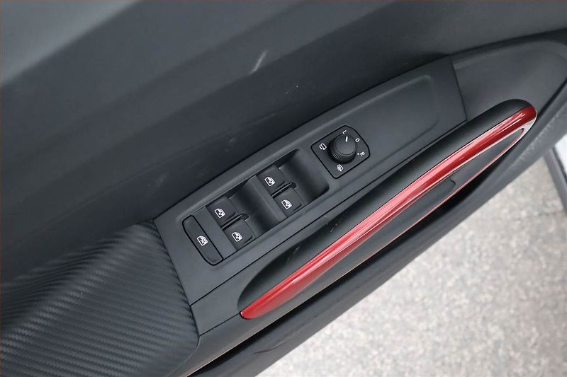Škoda Fabia (2025) 1.0 TSI, MONTE CARLO, KEYLESS - fotka 11 z 18