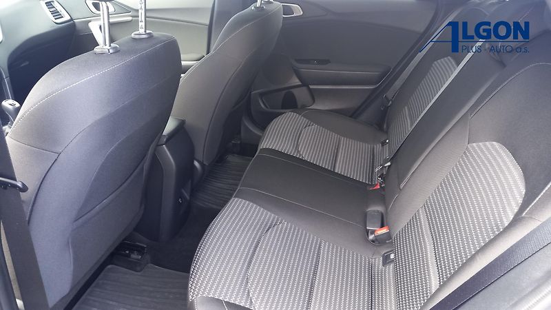 Kia Ceed SW (2024) 1,5 T-GDi GPF TOP - fotka 12 z 13
