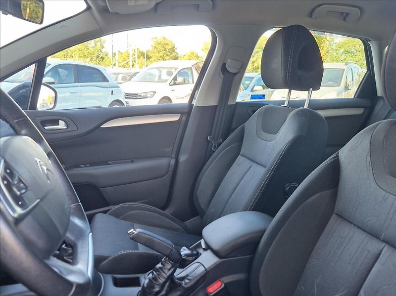 Citroën C4 1,4 i AC SENZORY+SADA ZIM.KOL - fotka 15 z 30