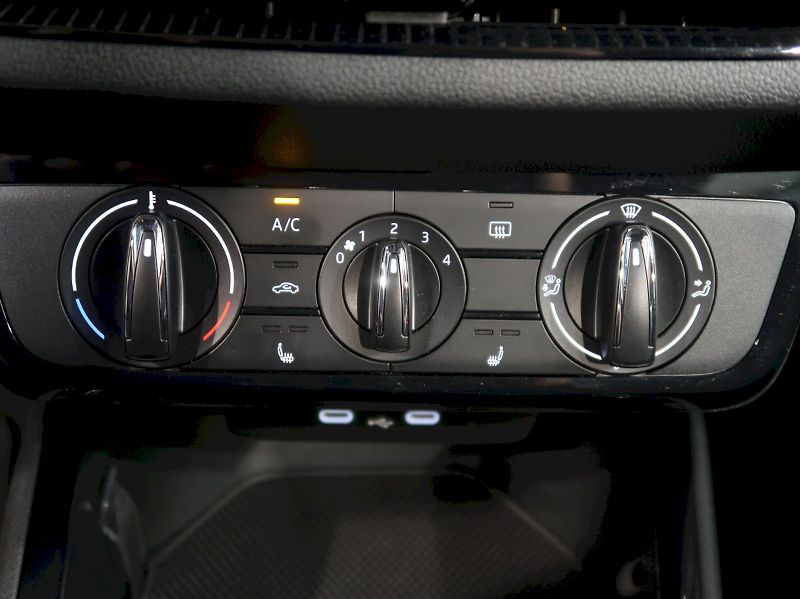 Škoda Fabia (2025) SELECTION 1.0 MPI 59KW - fotka 29 z 38