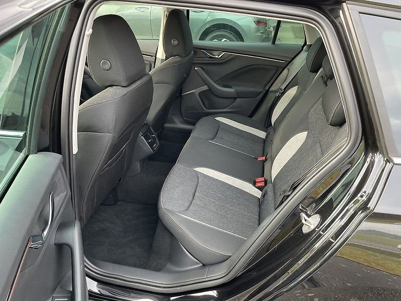 Škoda Kamiq Top Selection 1.0 TSI 85 kW - fotka 7 z 11