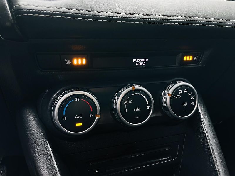 Mazda CX-3 2.0i MAN VÝHŘEV NAVI SENZORY - fotka 36 z 45