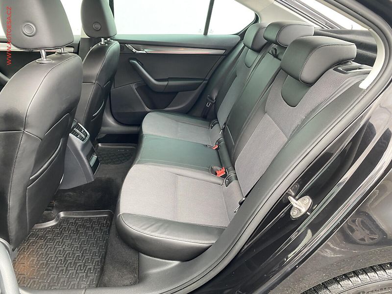 Škoda Octavia (2018) 1.5 TSI, ČR, Style, DSG, LED - fotka 10 z 19