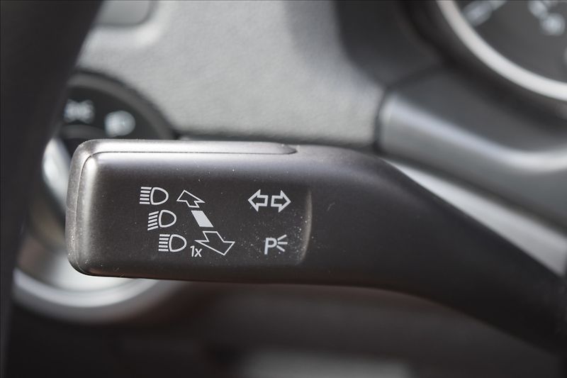 Škoda Octavia 1,2 i 77KW KLIMA VÝHŘ.ČEL.SKLO - fotka 24 z 37