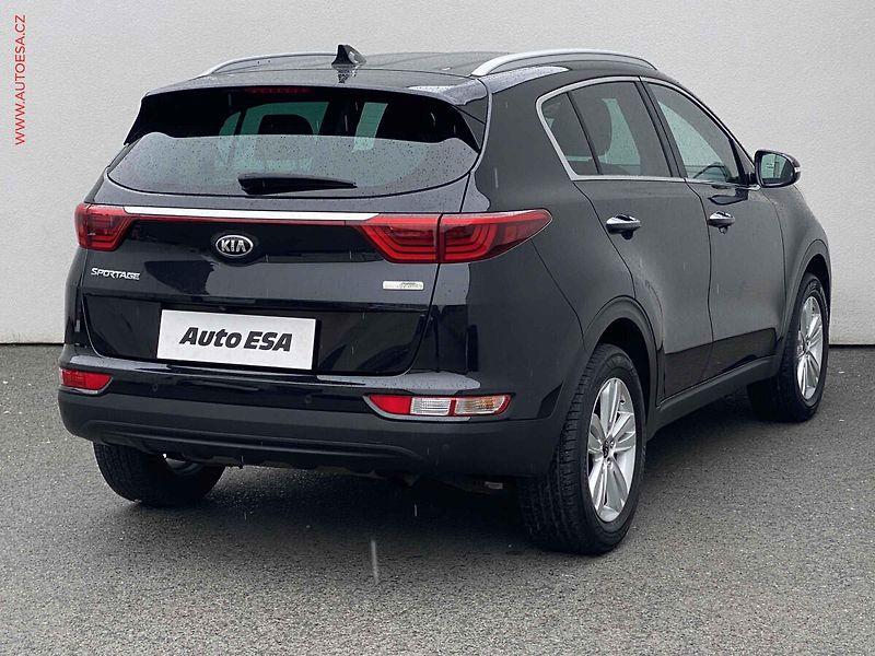 Kia Sportage (2017) 1.6 GDi, Navi, kamera, + kola - fotka 4 z 18