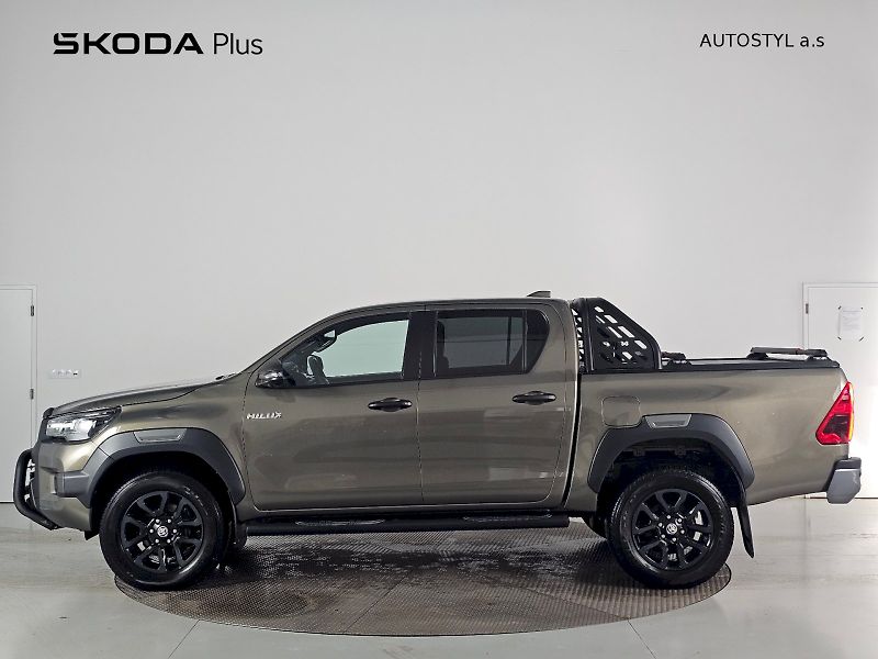 Toyota Hilux (2025) 2.8 D-4D 204k 6AT INVINCIBLE H - fotka 3 z 29