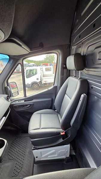 Mercedes-Benz Sprinter (2024) 4x4 V6! 3.0D 2500 Cargo  - fotka 27 z 39