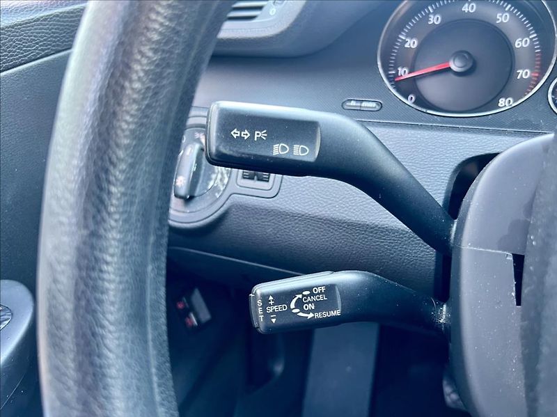 Volkswagen Passat 2,0 FSI  COMFORTLINE - fotka 23 z 28