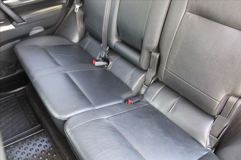 Mitsubishi Pajero 3,2 DI-D  ČR,AUTOMAT,4x4,7MÍST - fotka 27 z 38