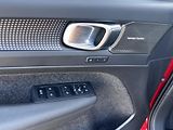 Volvo XC40 B4 FWD ULTRA DARK // 1. maj. - náhled 12