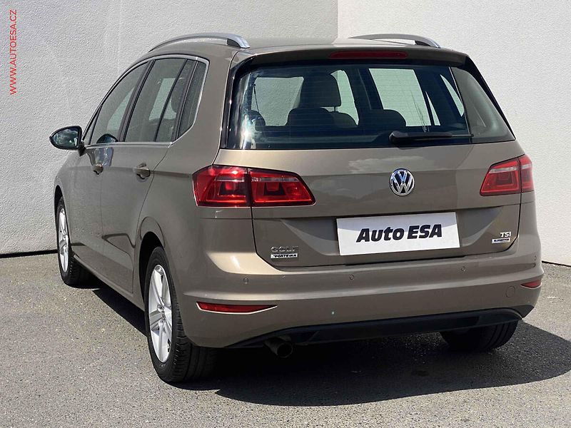 Volkswagen Golf Sportsvan (2015) 1.2 TSi, 1.maj,ČR, AC, TZ - fotka 6 z 17