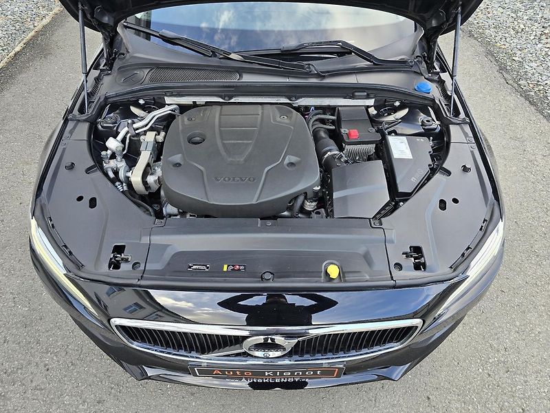 Volvo V90 D4 2,0 140kW 4x4 DPH MOMENTUM - fotka 45 z 45