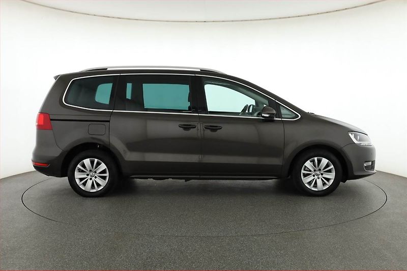 Volkswagen Sharan (2014) 2.0 TDI, 7 míst, Navi - fotka 6 z 21