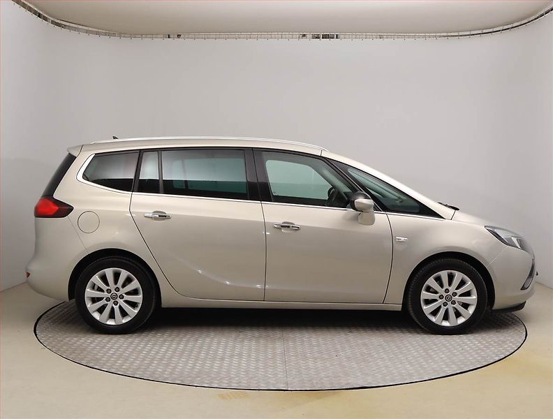 Opel Zafira (2015) 2.0 CDTI, Serv.kniha, Navi - fotka 6 z 19