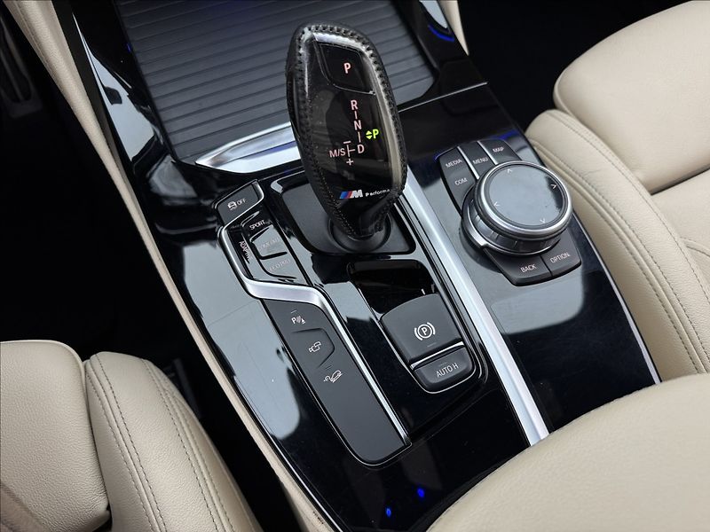 BMW X4 3,0 M40d DPH HUD 360° H/K CZ - fotka 29 z 49