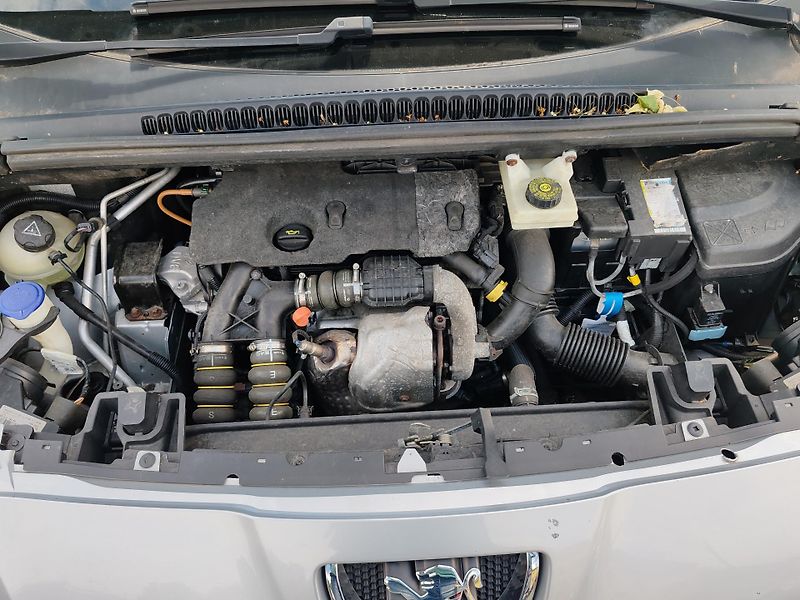 Peugeot 5008 1.6 HDI  - fotka 20 z 20
