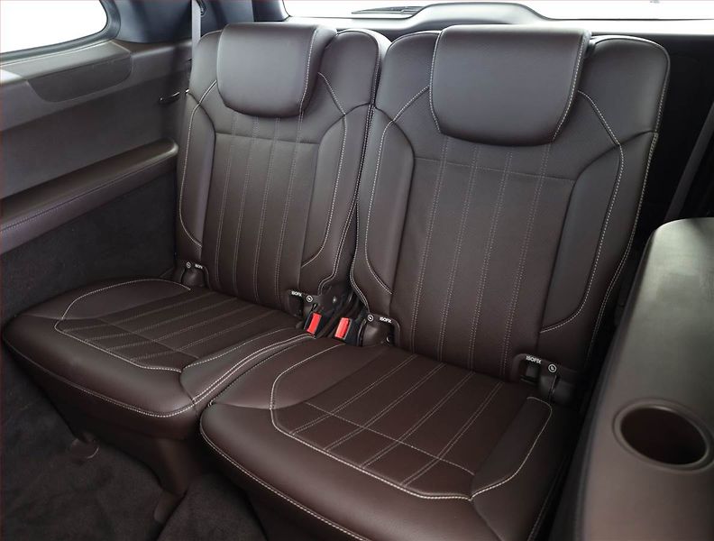 Mercedes-Benz GLS (2018) 400 4MATIC - fotka 21 z 25