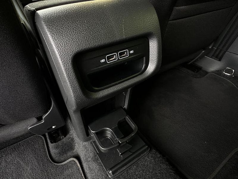 Volkswagen Sharan (2021) 1.4TSI/110kW * 7.Míst * 2.Maj  - fotka 30 z 45