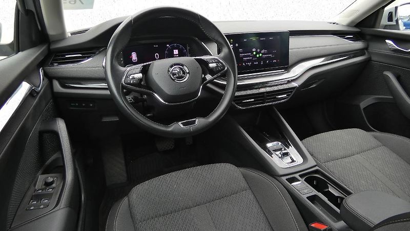 Škoda Octavia Combi 2,0 TDI DSG Style 110 kW - fotka 5 z 25