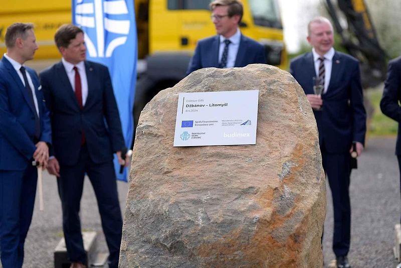Kontrolní den na stavbě dálnice D35 u Vysokého Mýta.