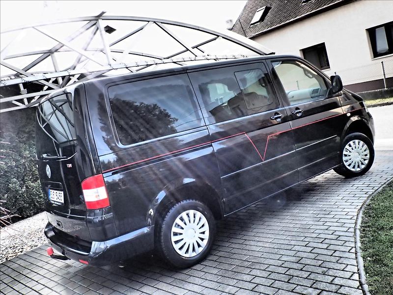 Volkswagen Multivan 2,5 TDi, Tažné , Klima - fotka 4 z 40