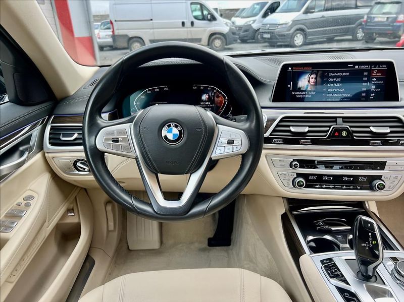 BMW Řada 7 3,0 730d xDrive záruka 2027 - fotka 22 z 61