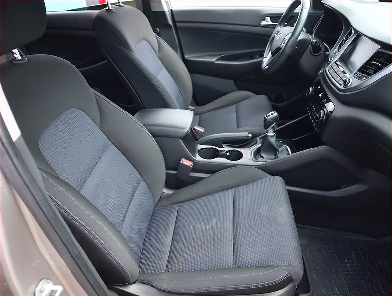 Hyundai Tucson (2015) 1.6 GDI, Serv.kniha, Navi - fotka 9 z 19