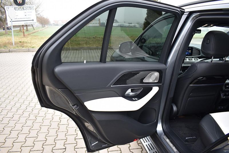 Mercedes-Benz GLE 450d 4M AMG - fotka 16 z 57