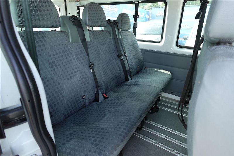 Ford Transit 2,2 TDCI  L3H3 9MÍST BUS KLIMA - fotka 20 z 29