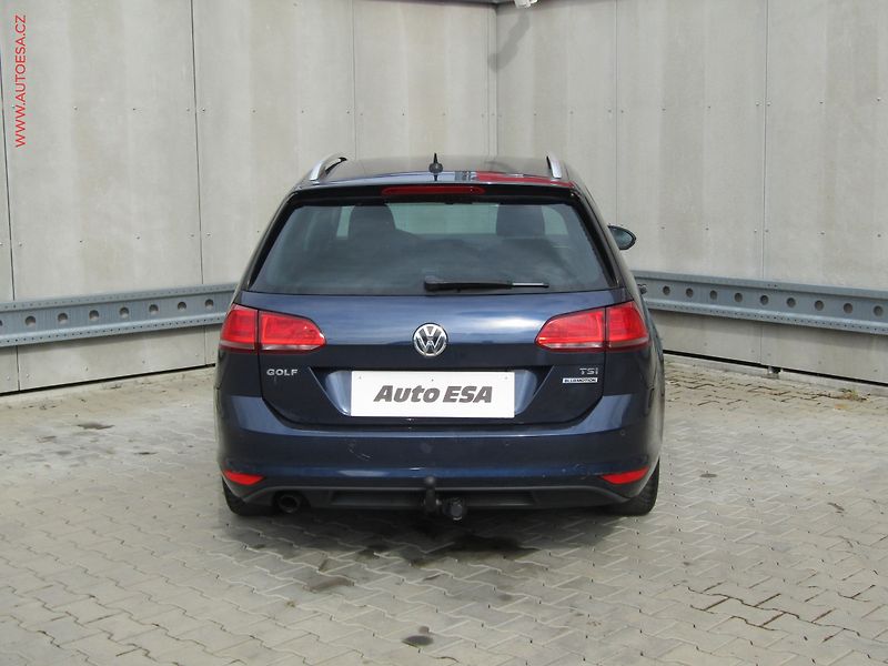 Volkswagen Golf (2016) 1.0 TSi, Navi - fotka 5 z 20