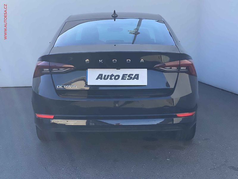 Škoda Octavia (2023) 2.0 TDi, 1.maj,ČR, Style - fotka 5 z 19